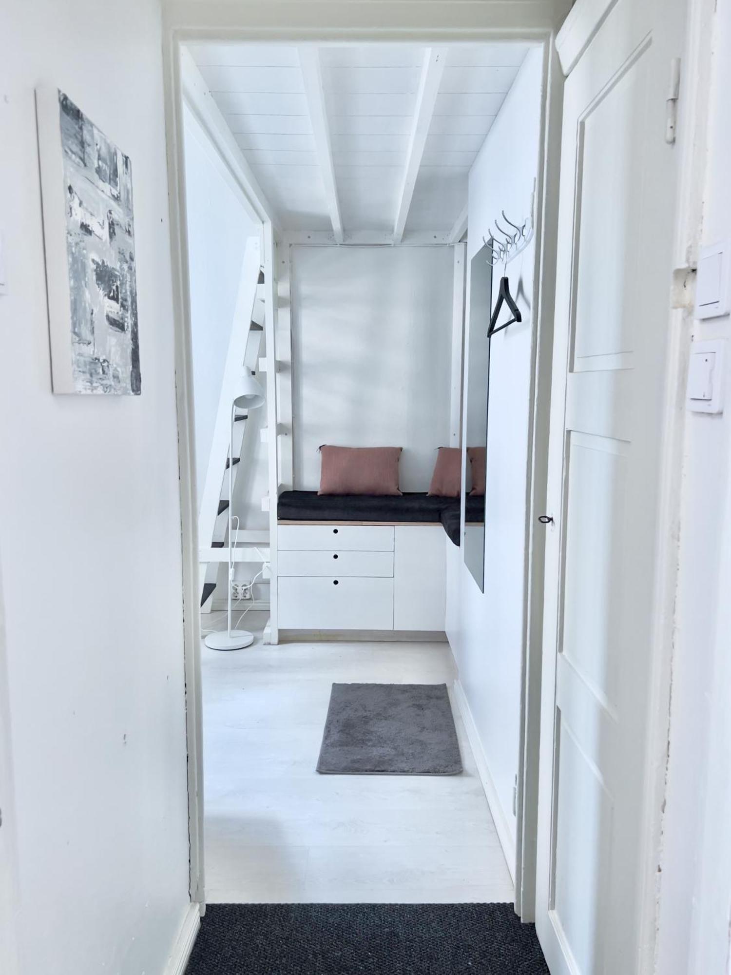 Dainty Central Apartment Хельсинки Экстерьер фото